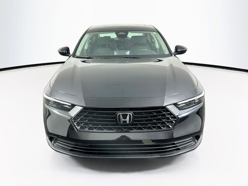 Used 2025 Honda Accord SE image 2
