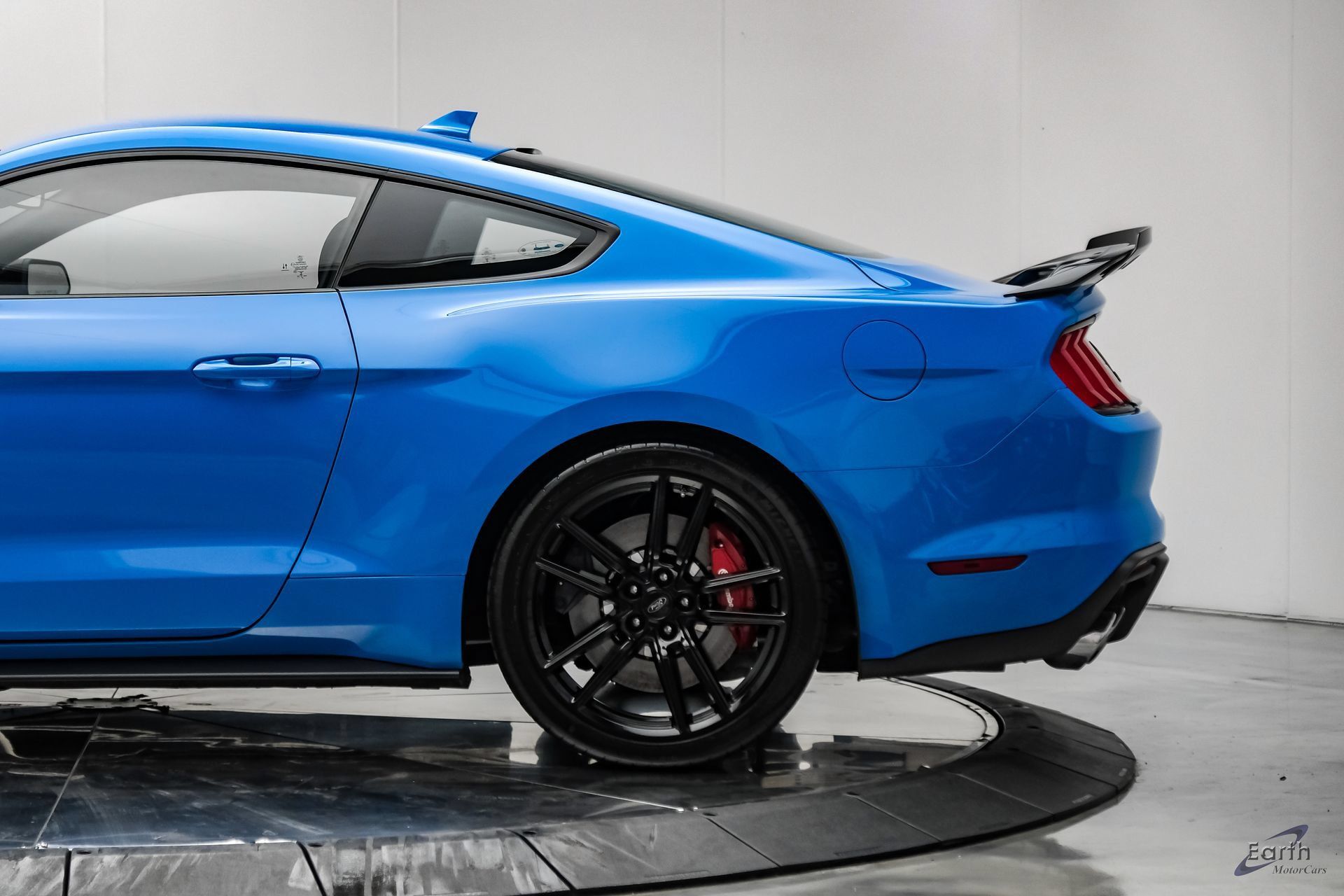 Used 2022 Ford Mustang Shelby GT500 w/ Technology Package RWD image 9
