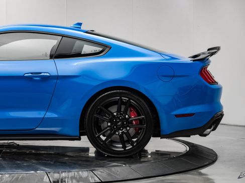 Used 2022 Ford Mustang Shelby GT500 w/ Technology Package RWD image 9