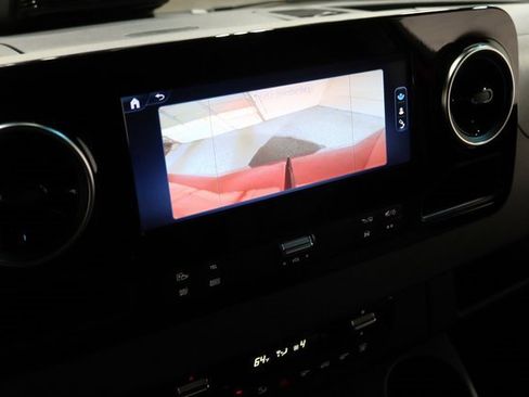 Used 2025 Mercedes-Benz Sprinter 2500 image 7