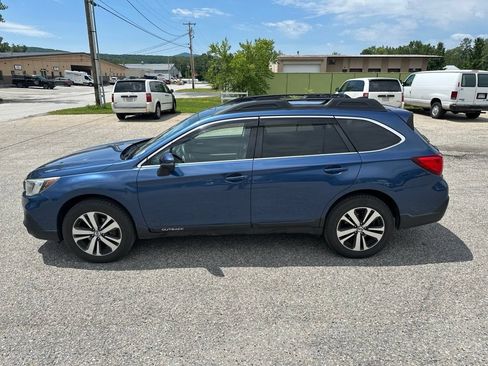 Used 2019 Subaru Outback 2.5i Limited AWD/4WD image 7