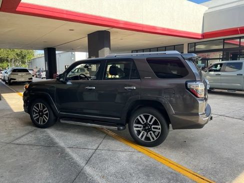 Used 2017 Toyota 4Runner Limited AWD/4WD image 4