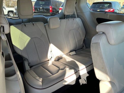 Used 2017 Chrysler Pacifica Limited w/ UConnect Theater Package image 20