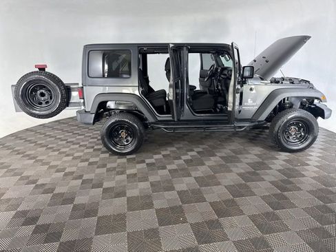 Used 2017 Jeep Wrangler Unlimited Sport w/ Quick Order Package 24S AWD/4WD image 13