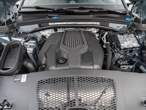 New 2026 Porsche Macan Turbo AWD/4WD image 29