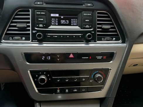 Used 2017 Hyundai Sonata SE image 9