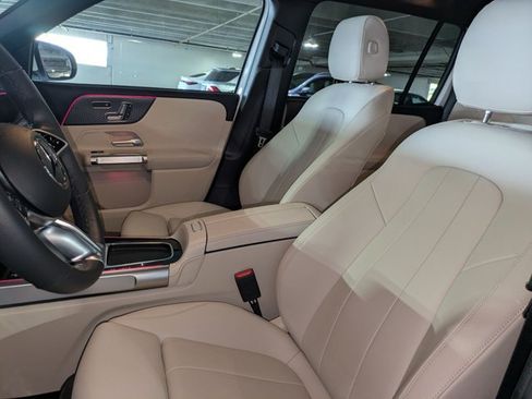 Used 2025 Mercedes-Benz GLB 250 image 19