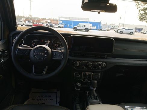 New 2025 Jeep Gladiator Sport image 7