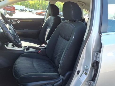 Used 2019 Nissan Sentra SV FWD image 12