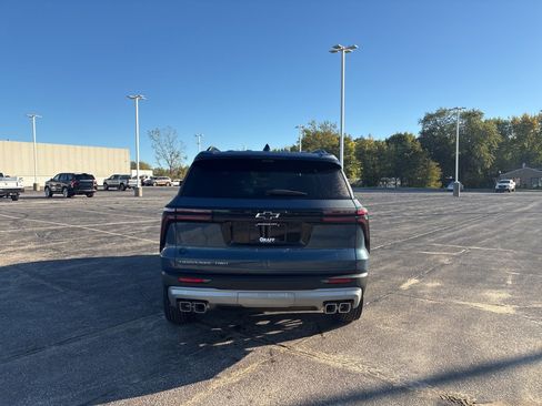 New 2026 Chevrolet Traverse LT w/ Driver Confidence Package image 3