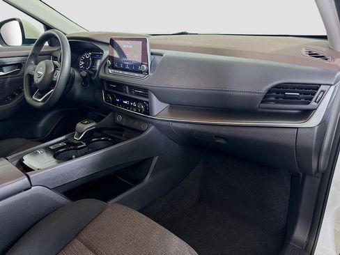 Used 2023 Nissan Rogue SV FWD image 30