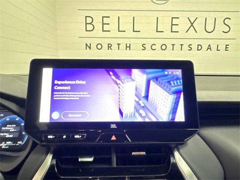 Used 2024 Toyota Venza Limited image 18