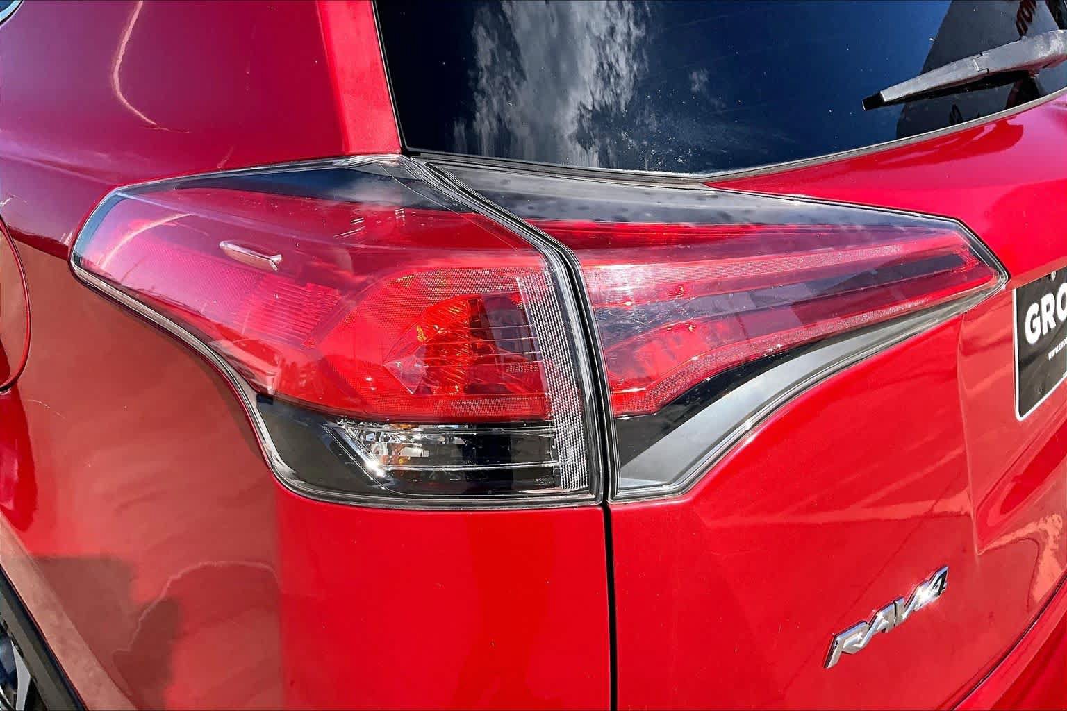 Used 2017 Toyota RAV4 LE FWD image 29