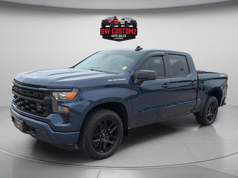 Used 2022 Chevrolet Silverado 1500 Custom AWD/4WD image 3