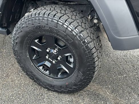 Used 2023 Jeep Gladiator Mojave w/ Cold Weather Group AWD/4WD image 9
