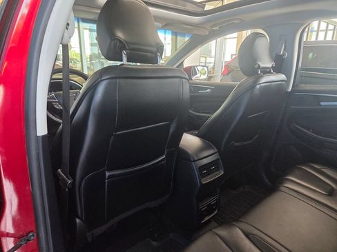 Used 2019 Ford Edge Titanium w/ Cold Weather Package AWD/4WD image 17