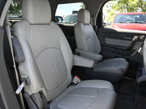 Used 2017 GMC Acadia Limited SLT FWD image 25