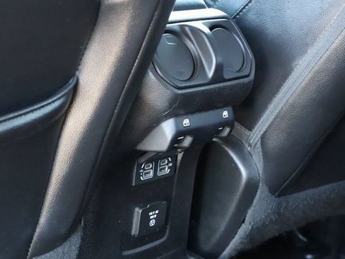 Used 2018 Jeep Wrangler Unlimited Sahara w/ Dual Top Group AWD/4WD image 19