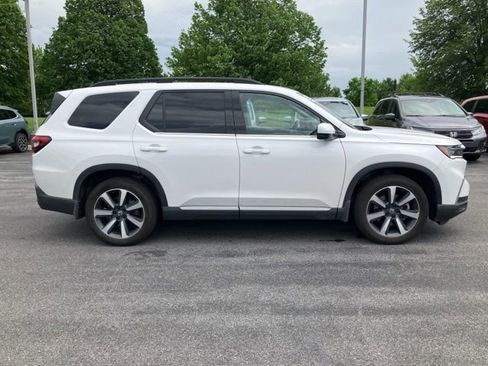 Used 2025 Honda Pilot Elite image 2