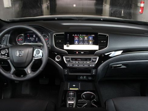 Used 2025 Honda Passport Black Edition image 26