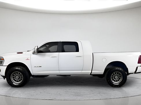 Used 2025 RAM 2500 Laramie AWD/4WD image 8