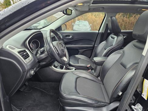 Used 2017 Jeep Compass Latitude w/ Popular Equipment Group AWD/4WD image 22