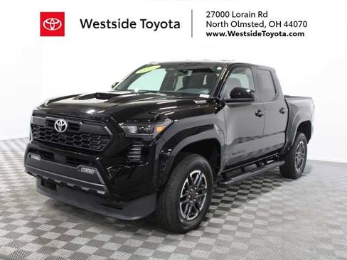 Certified 2025 Toyota Tacoma TRD Sport AWD/4WD image 1