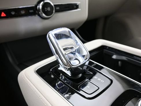 New 2026 Volvo XC90 T8 Ultra w/ Lounge Package AWD/4WD image 13