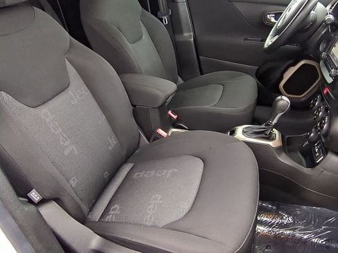 Used 2016 Jeep Renegade Latitude image 21