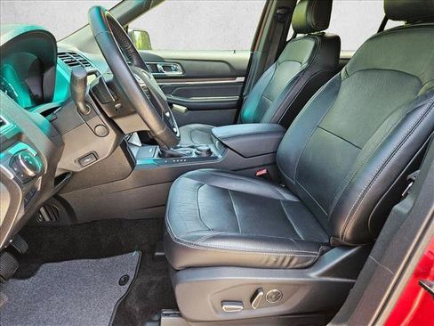 Used 2016 Ford Explorer Limited w/ Equipment Group 301A AWD/4WD image 17