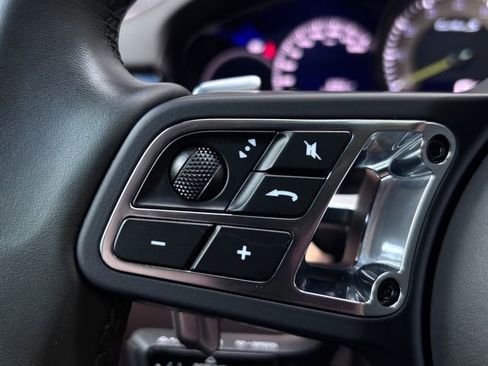 Certified 2022 Porsche Cayenne Turbo S AWD/4WD image 16