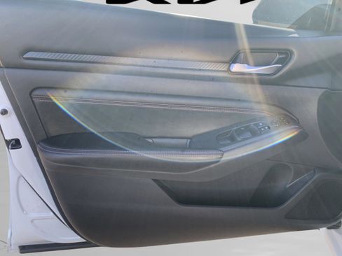 Used 2021 Nissan Altima 2.5 SR w/ SR Premium Package image 11