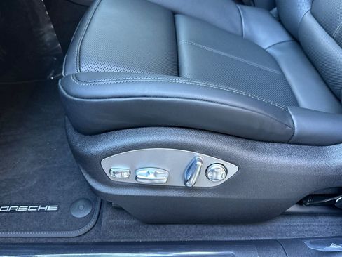 New 2026 Porsche Macan image 14