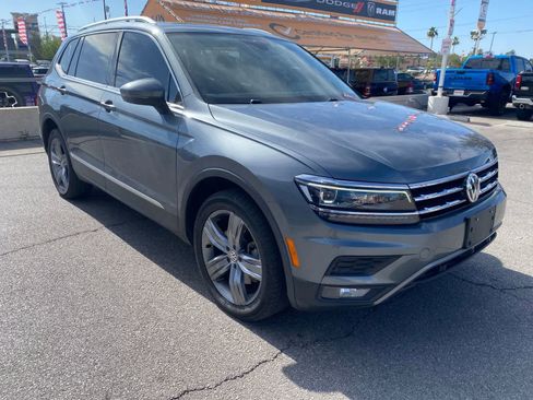 Used 2019 Volkswagen Tiguan SEL Premium AWD/4WD image 4