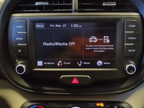 Used 2025 Kia Soul LX w/ LX Technology Package FWD image 25