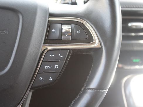Used 2023 Lincoln Nautilus Reserve AWD/4WD image 12