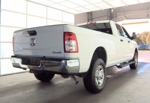 Used 2023 RAM 2500 Tradesman w/ Chrome Appearance Group AWD/4WD image 2