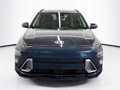 Used 2025 Hyundai Kona SEL FWD image 2