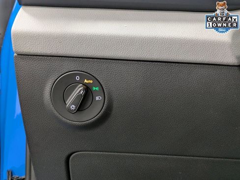 Used 2023 Volkswagen Taos SE w/ Panoramic Sunroof Package image 22