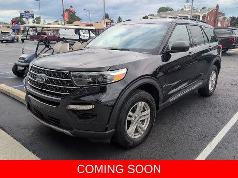 Used 2023 Ford Explorer XLT w/ Equipment Group 202A AWD/4WD image 3