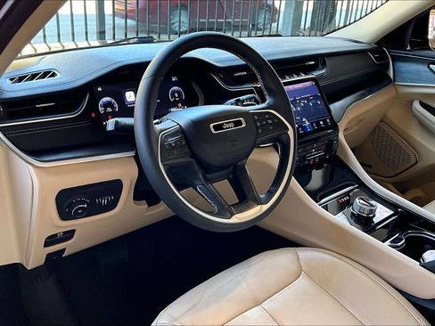 Used 2021 Jeep Grand Cherokee L Limited image 18