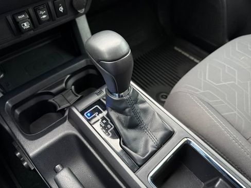 Used 2018 Toyota Tacoma TRD Off-Road image 26