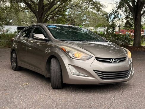 Used 2015 Hyundai Elantra Limited w/ Option Group 05 FWD image 3