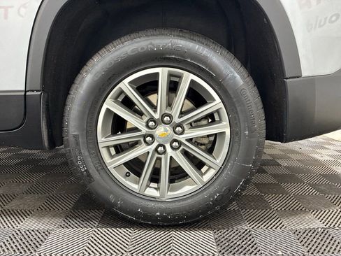 Used 2023 Chevrolet Traverse LT AWD/4WD image 34