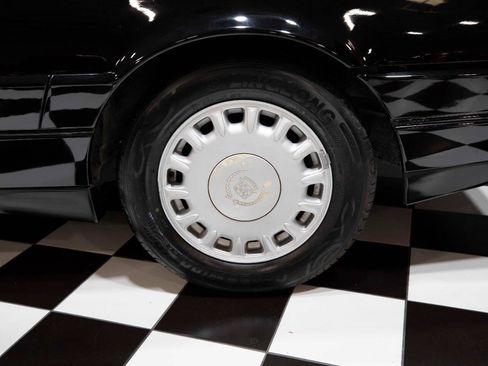 Used 1992 Cadillac Allante FWD image 26