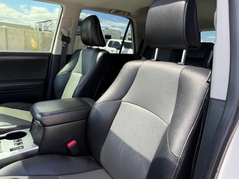 Used 2015 Toyota 4Runner SR5 Premium AWD/4WD image 17