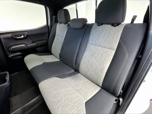 Used 2022 Toyota Tacoma TRD Off-Road image 20