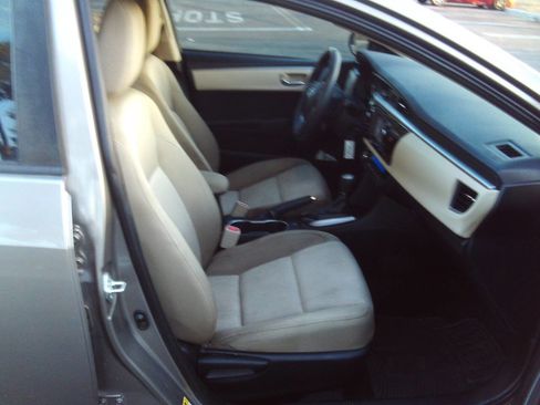 Used 2015 Toyota Corolla LE image 28