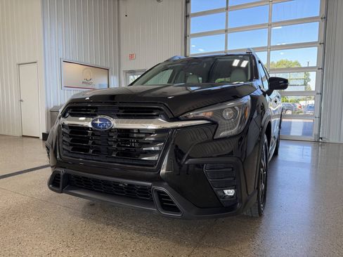 Used 2023 Subaru Ascent Limited AWD/4WD image 43