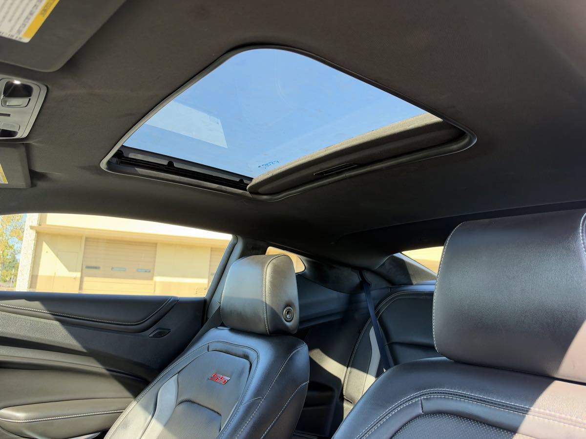 Used 2018 Chevrolet Camaro SS RWD image 12